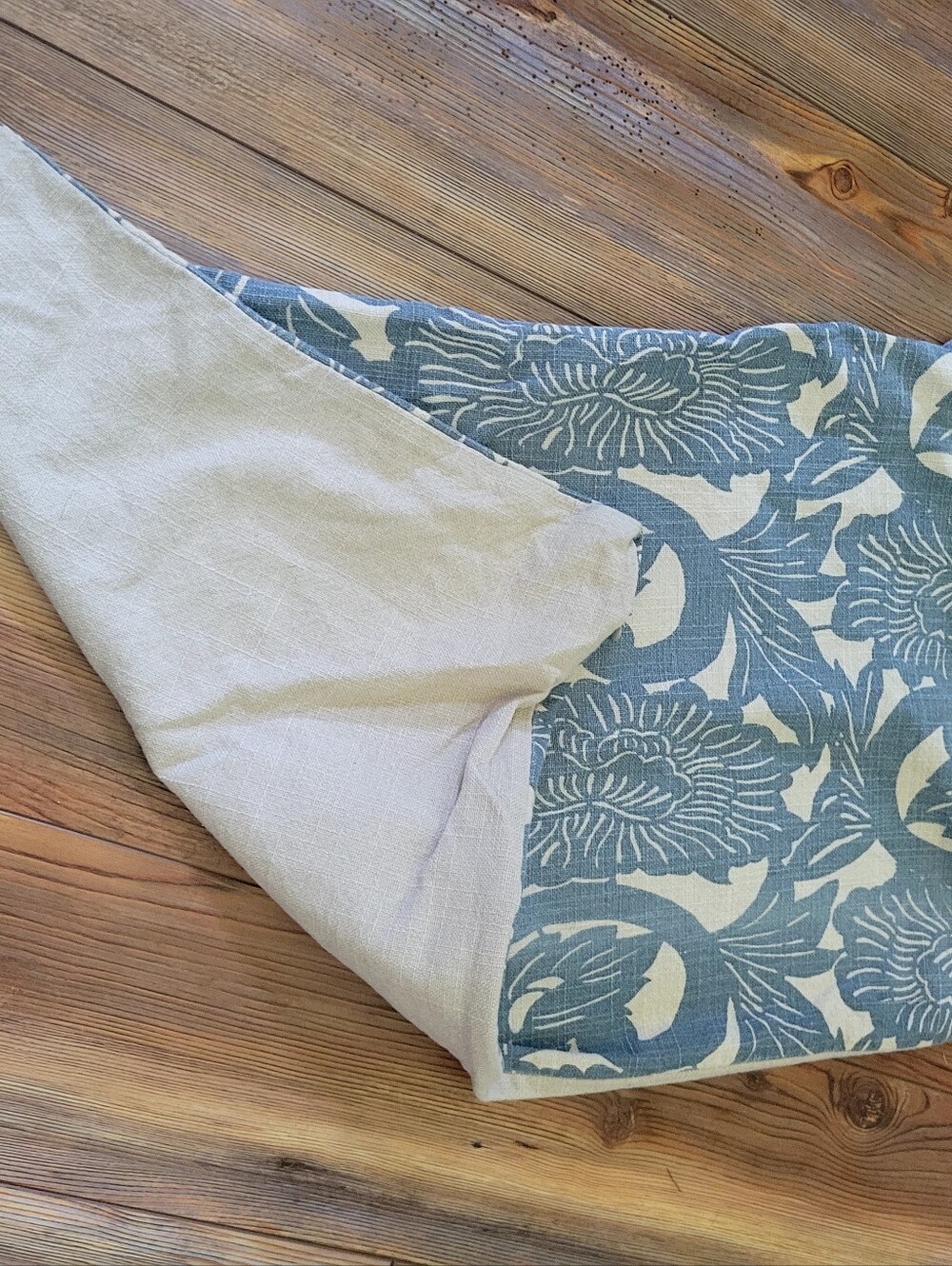 Pottery Barn Shibori Floral Pillow Cover 100% Cotton - Picture 3 of 11